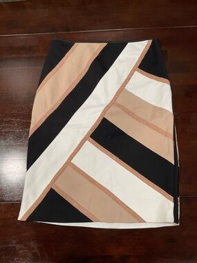 WHITE HOUSE BLACK MARKET STUDDED COLOR BLOCK SKIRT